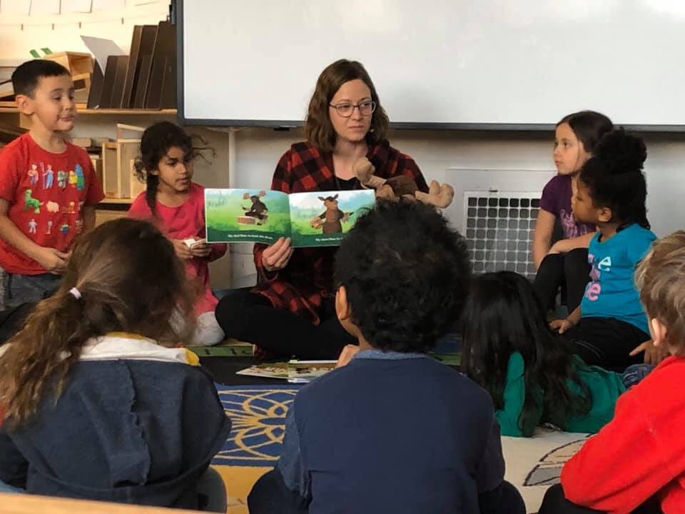 SprigLearning's tweet photo. We’re so pleased to announce that our Sprig Language program recently launched at @KWSS_TDSB in Toronto. Vice Principal @Twyforce introduced Antle to the students &amp; created an immediate connection. Looking forward to seeing more from this school in the new year!🌱#LearnWithSprig https://t.co/kwI0pvg0A4