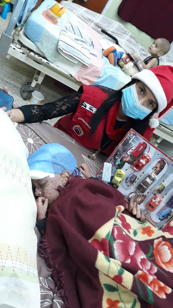 BarcelonaIntt's tweet photo. Hoy la Or Barcelona , nos trasladamos al oncológico del hospital razzety acá en Anzoátegui dónde hicimos entrega de juguetes a 35 niños y niñas de diferentes edades compartiendo con ellos un poco de alegría de la navidad TUPAMARO ejemplo de lucha https://t.co/sthEgOTzT7