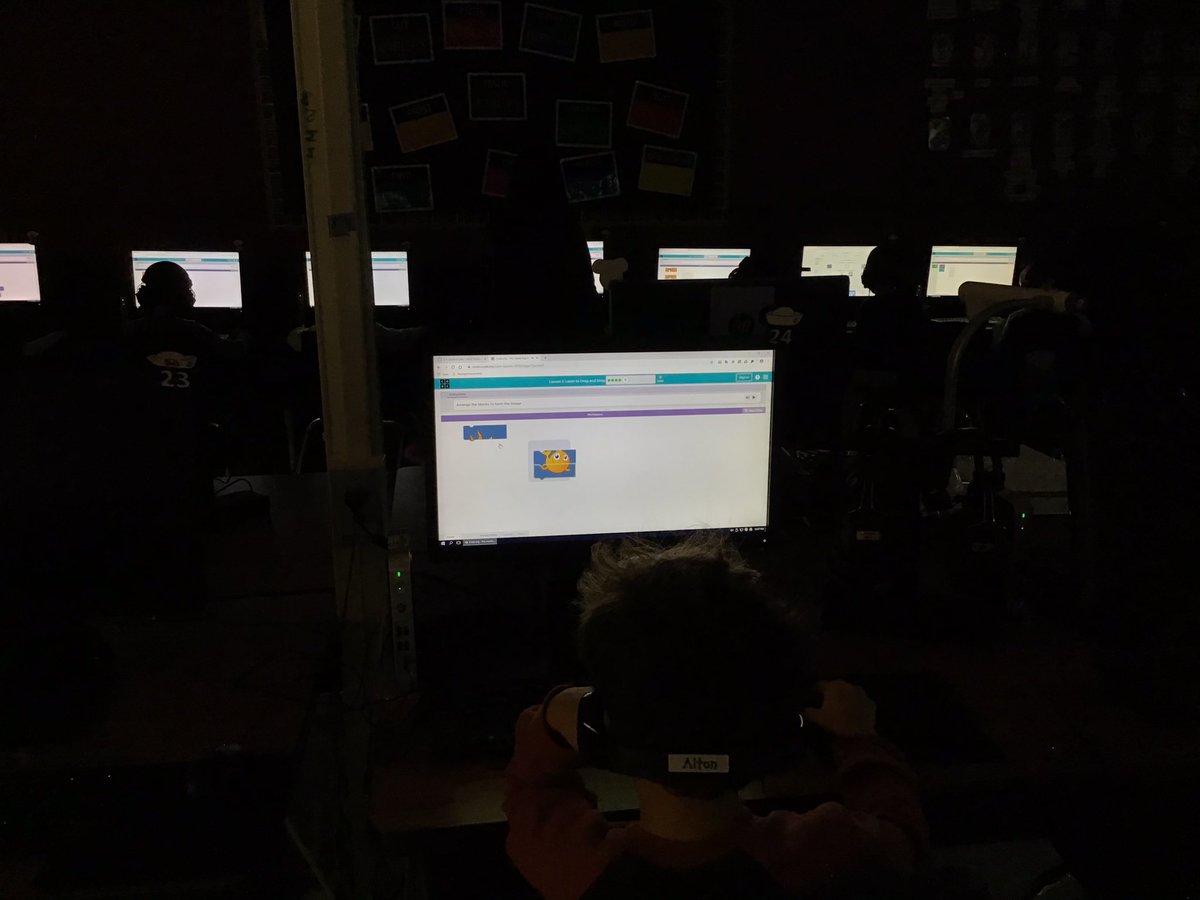 LuciaESoto's tweet image. I have enjoyed partnering with @CarsonTechCrew and 3 of the Kinder classes @NISDCarson this week for #HourofCode! I miss working with Kinder friends but I got my bucket full this week!#21stCenturyLearners #KindersCANcode