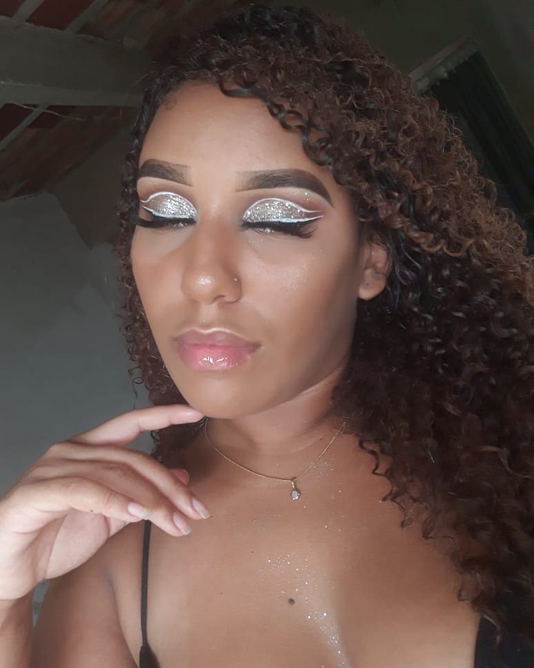 ThainaDutra8's tweet image. +3 da make de hj💄❤
#makeformake #makeup #MakexMake #make4make #make #makeupartist #makeuplover