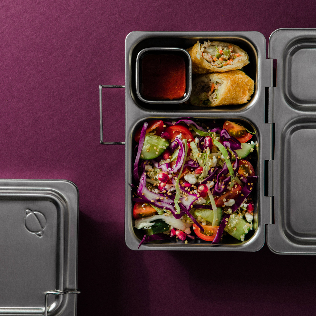 Get your cruciferous crunch on! Low in calories and high in nutritional value, #cabbage adds texture and color to salads, stir fries, and soups. Snag the recipe to our lunchbox friendly Asian Slaw

👉planetbox.com/blogs/blog/asi…