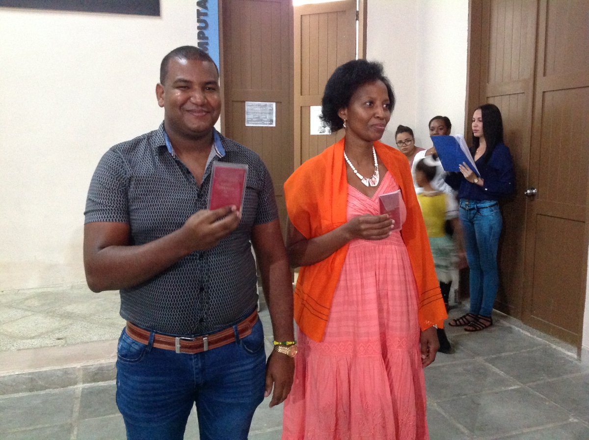 Entrega del carnet de Militante del Partido Comunista de Cuba a Ubedeymis Diaz vargas y Odalis Martinez Rodríguez
#CubaMined #EducaHabana #Tania_taniaVa #LeyanOlivares <a href="/elsa_ena/">Ena Elsa Velázquez Cobiella</a> #FalconYoania
