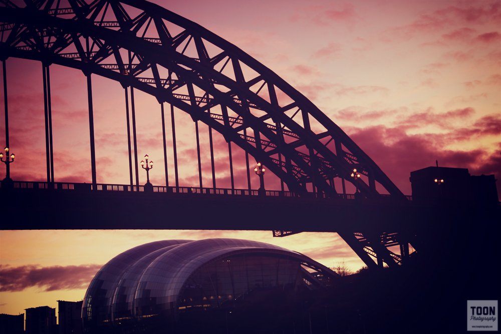 toonphotography's tweet photo. Early mornings on the Tyne. https://t.co/jDKbPD9Jhx