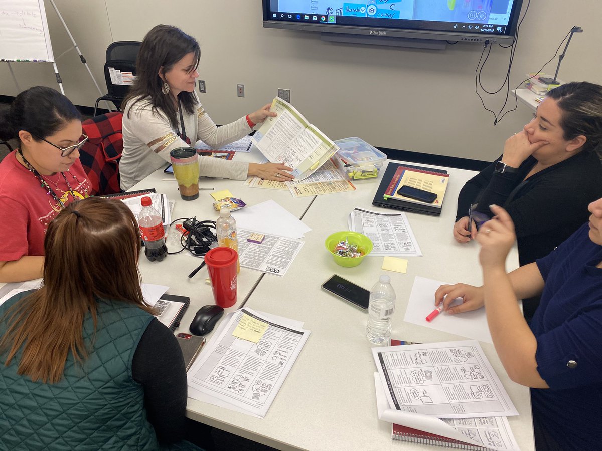 cloyacano's tweet photo. 3rd grade teachers creating a toolkits 🤗make & take anchor charts to use with reading progressions! #NCISD #NCISDPLN #ncisdworkshop @whitney_larocca @NCInstruction https://t.co/miSOhn0TBJ