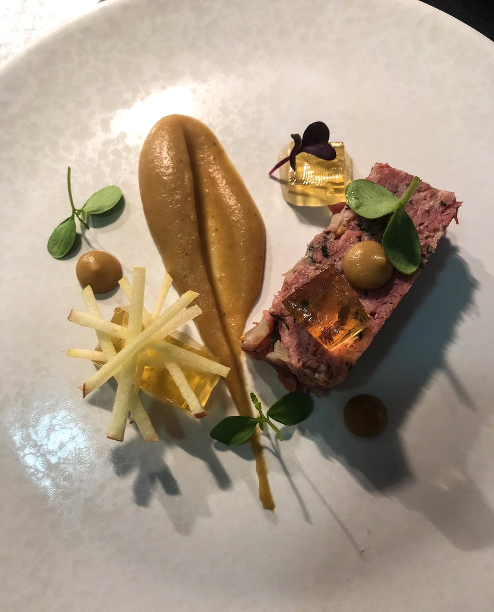 Lola Kosno tweet media