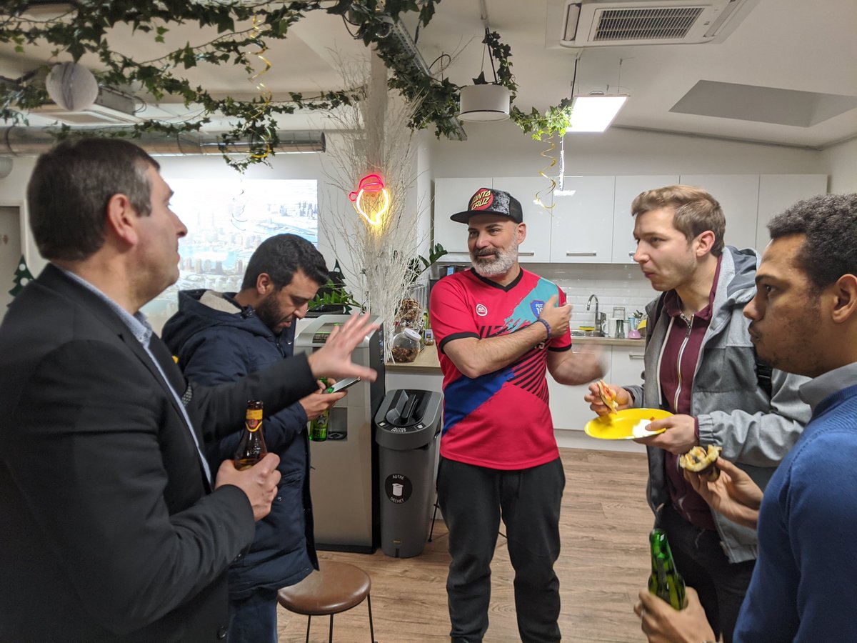 Docker Paris (@dockerparis) on Twitter photo Séance question/pizzas/bières avec <a href="/gerardsans/">ᐸGerardSans/ᐳ🚀🇬🇧</a> qui parle <a href="/awsamplify/">AWS Amplify</a> et @ewanslater sur <a href="/fnproject/">Fn</a> chez <a href="/ornikar/">Ornikar 🚘</a> Séance question/pizzas/bières avec <a href="/gerardsans/">ᐸGerardSans/ᐳ🚀🇬🇧</a> qui parle <a href="/awsamplify/">AWS Amplify</a> et @ewanslater sur <a href="/fnproject/">Fn</a> chez <a href="/ornikar/">Ornikar 🚘</a>