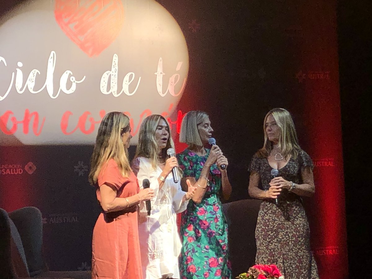 👏 <a href="/LasTrillizasOro/">Las Trillizas De Oro</a> junto a la directora de <a href="/FundaProSalud/">Fundación ProSalud</a> comparten su alegria y solidaridad en el #TéConCorazónNH