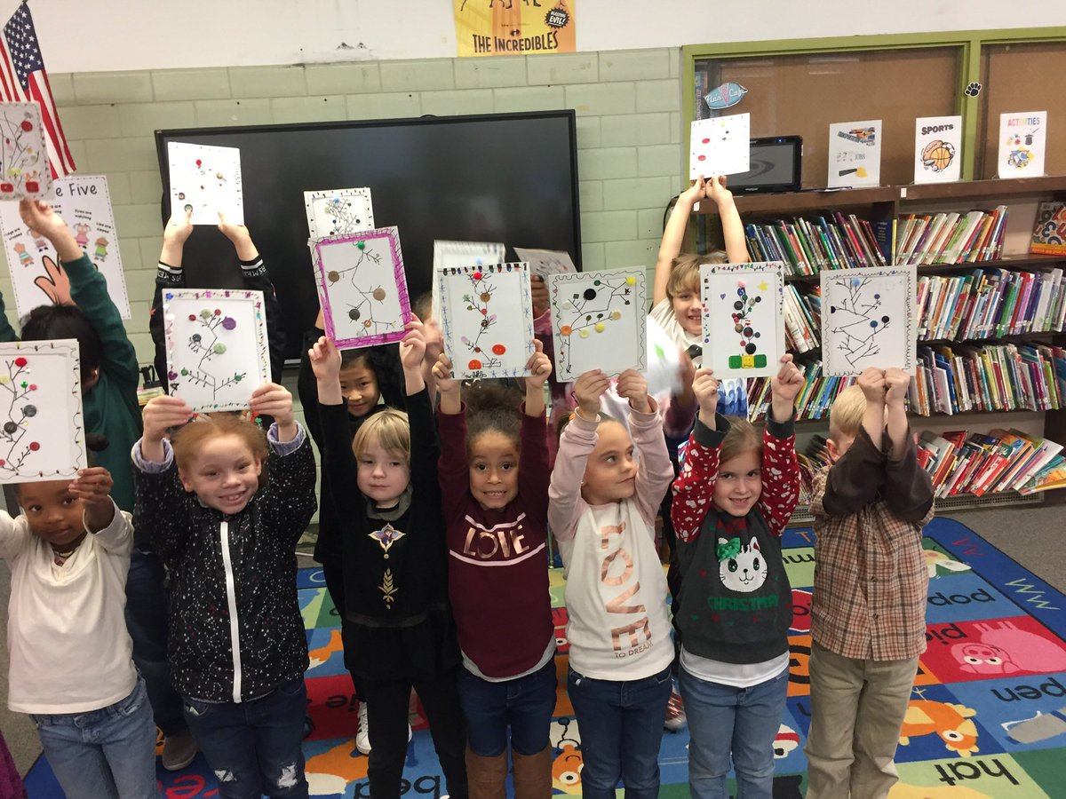 stackhousestars's tweet image. Art club with Mrs.Pannone #charliebrowntree