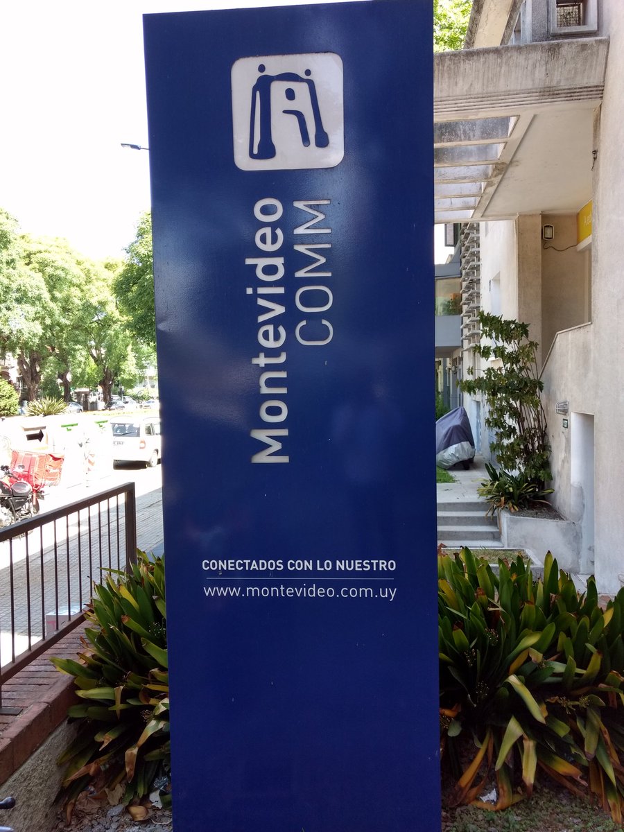 Última parada en 🇺🇾🇺🇾🇺🇾 de #Redacciones4g de #Telecom 🇦🇷 ✍️📲

Pasamos por #MontevideoPortal 👉<a href="/portalmvd/">Montevideo Portal</a>
con nuestro programa de innovación en medios. 
 
Gracias <a href="/manoeldominguez/">Maria Noel Dominguez</a> por la bienvenida y el espacio 👏👏👏