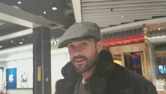LesMothives's tweet photo. Petit message vidéo de @florentmotheoff à ses fans chinois
https://t.co/c1y7Gsu8re https://t.co/XJiat37pyE