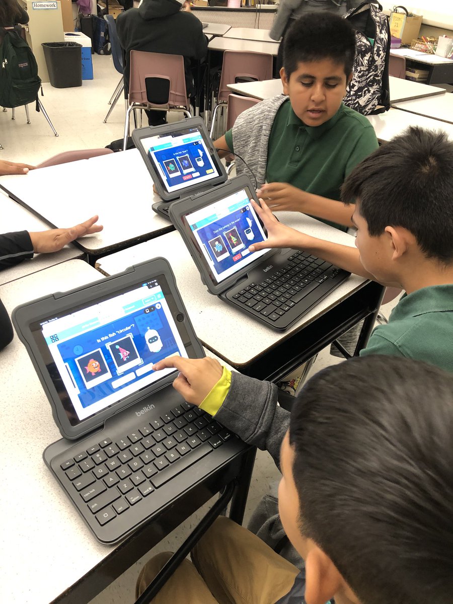 MsGrunewald's tweet image. Exploring how AI can help our oceans as part of our #HourofCode2019 week @FischerSaints @maimonaberta @AlumRockUnion #fmslearning #dpvils #alumROCKit