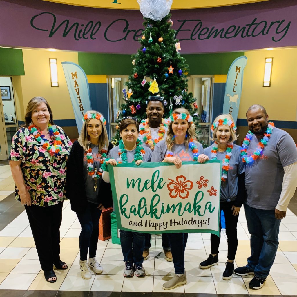 #melekalikimaka #happyhuladays #teamfifth