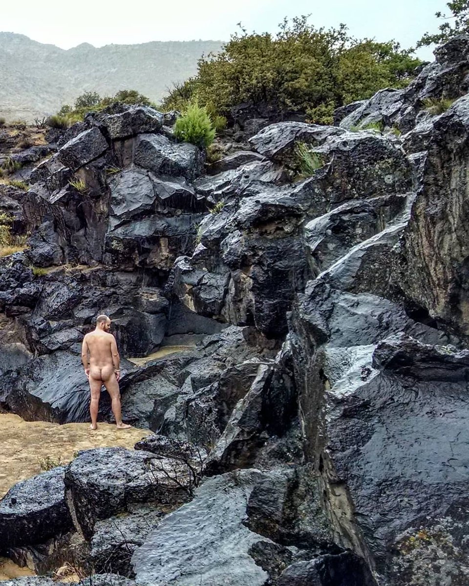 TheNaturlOrange's tweet photo. Throwback to a hike on a rainy day in Snow Canyon, we walked along a dry spring all the way back to this natural amphitheater, it was stunning .. all the national parks in Southern Utah never cease to amaze me 😍 #bewild #getnaked #getyourassintonature #getoutside #bare #naturist https://t.co/ZKLVRGRoX1