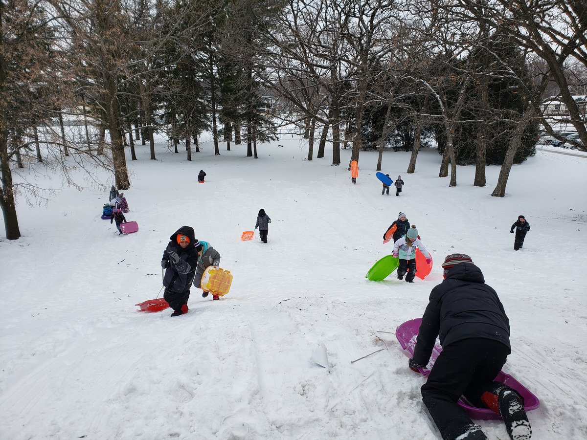 MrsHenriksen3's tweet photo. Sledding fun this afternoon! @HartleyWasecaMN #mnwinterfun #remembersnowpants https://t.co/fx8hA7wIhl