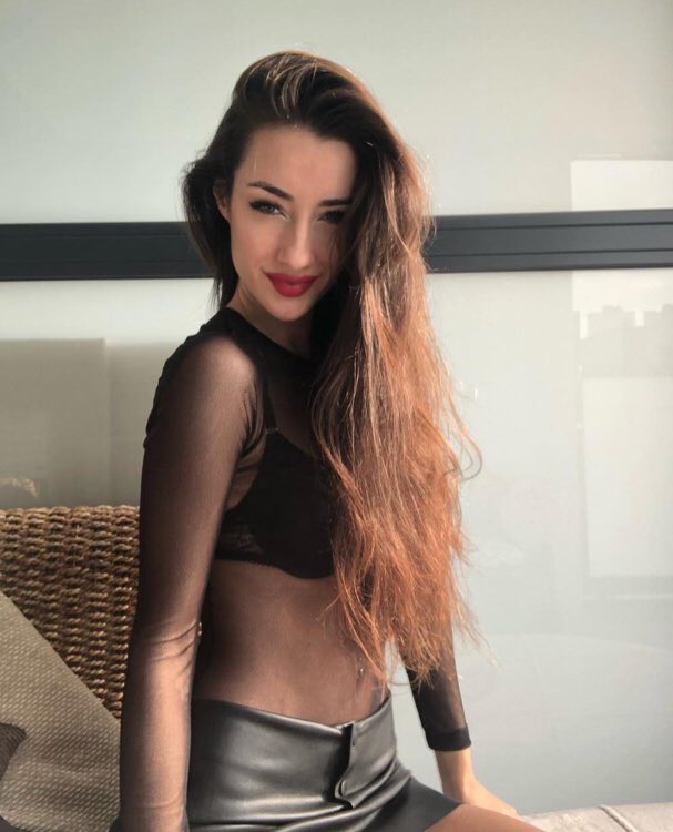 MendezM29846162's tweet photo. Tu ganadora es ??

❤️ALBA 

🔁ADARA 

#MeGustaGHVIPGala15 https://t.co/x5GsegU8iC