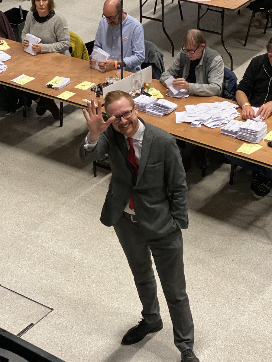 BHDemocracyNews's tweet photo. Giving a wave from the counting floor @lloyd_rm #Labour candidate for #Brighton #LDreporter #GE2019 #trustedelectionnews #BHelection https://t.co/LdccWQthxt