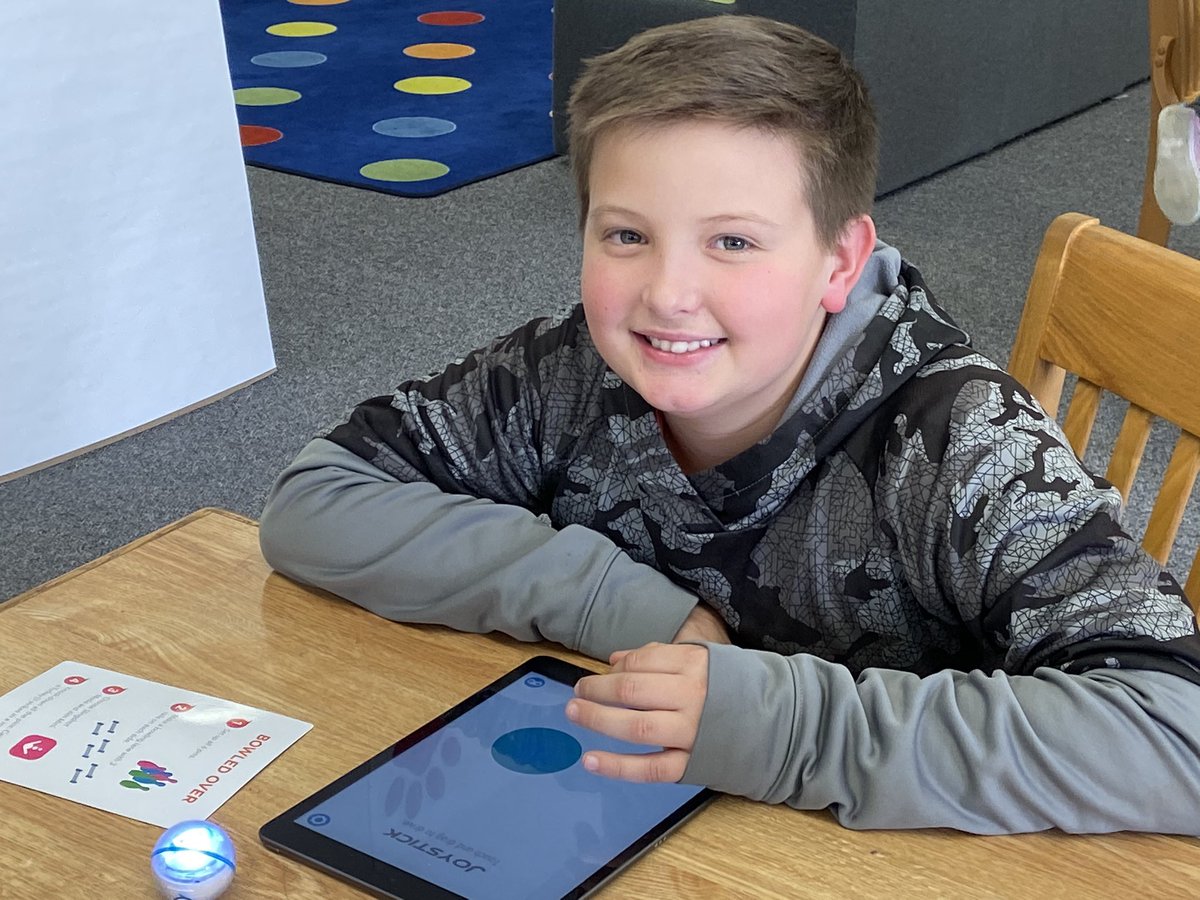 StephanieGWade's tweet image. Hour of Code @JCJaguarLMC @JCESJaguars! I loved watching @PlayOsmo #CodingJam