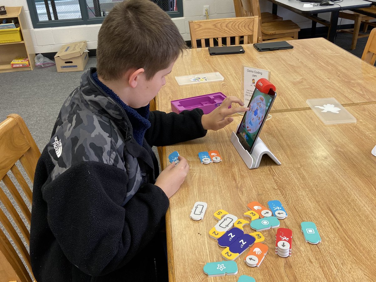 StephanieGWade's tweet image. Hour of Code @JCJaguarLMC @JCESJaguars! I loved watching @PlayOsmo #CodingJam