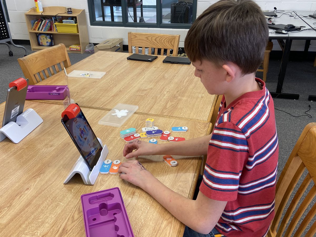 StephanieGWade's tweet image. Hour of Code @JCJaguarLMC @JCESJaguars! I loved watching @PlayOsmo #CodingJam