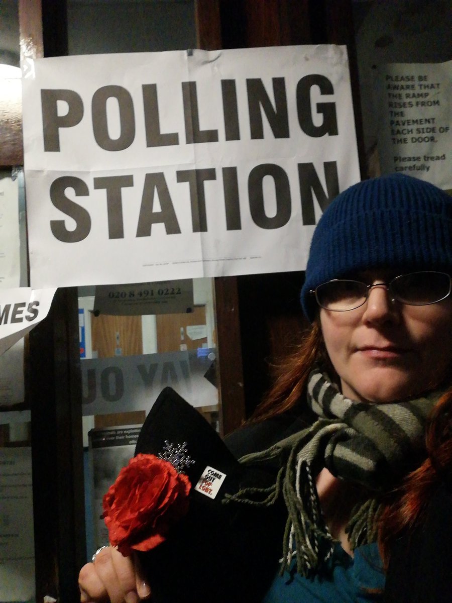 Hannah_Chutzpah's tweet photo. This queer, Jewish, disabled socialist snowflake VOTES.
#VoteLabourOnThursday #VoteNHS #VoteWithPride #JewsforJeremy #Jews4Labour https://t.co/x5n6cDqr4n