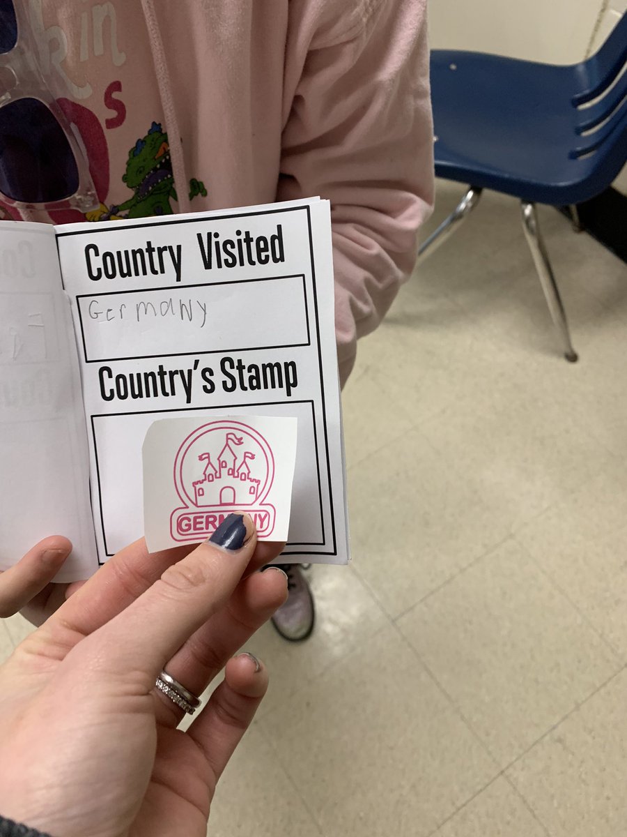 MrsHinkeLB's tweet photo. Guten Tag! Today we traveled to Germany and my students have a stamp to prove it. The students loved learning about how Globe Trott Scott celebrates Christmas in Germany. @enl_salazar #NextStopEngland #LBleads #ProudToBeLB https://t.co/vLmB1OfhIk