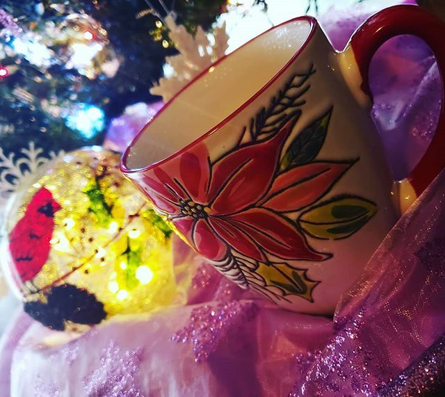 Today's #ChristmasMug with an orange chiffon tea.  #MugsOfChristmas is a fun thing for me, I love sharing the pretty and unique Christmas mugs I've collected.

#ketolifestylecoach #ketoisalifestyle #mostlycarnivoreketo 
#ketostrong #myhealthyketolife #ch… ift.tt/2RNrlYI