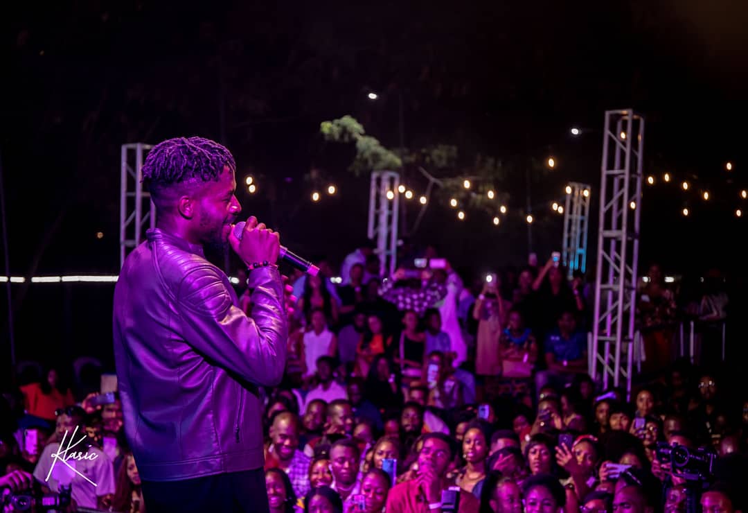 Beautiful music... Beautiful sound.... Beautiful people at @johnnydrille live in Abuja
@davidrhinoo
@isonilstrings
@iamgodwynguitar
@keyzsam
@neobass1
@jheri_jay 
@MAVINRECORDS
@DONJAZZY
#johnnyrooomliveinabuja
#johnnydrille  #concert #enterjohnnysroom  #johnnyroomliveinabuja