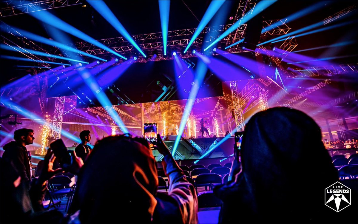 “The stage looks absolutely amazing” says <a href="/JKaplan/">Jason Kaplan</a>, guest host of #PMSCWorldCup2019 in #Riyadh 12-14 Dec. Thank you for the compliments on our stage design that we created and the performance with our dancers tonight <a href="/BrendanValdes/">Brendan Valdes</a> #setdesign #showcreation #esports #PUBG