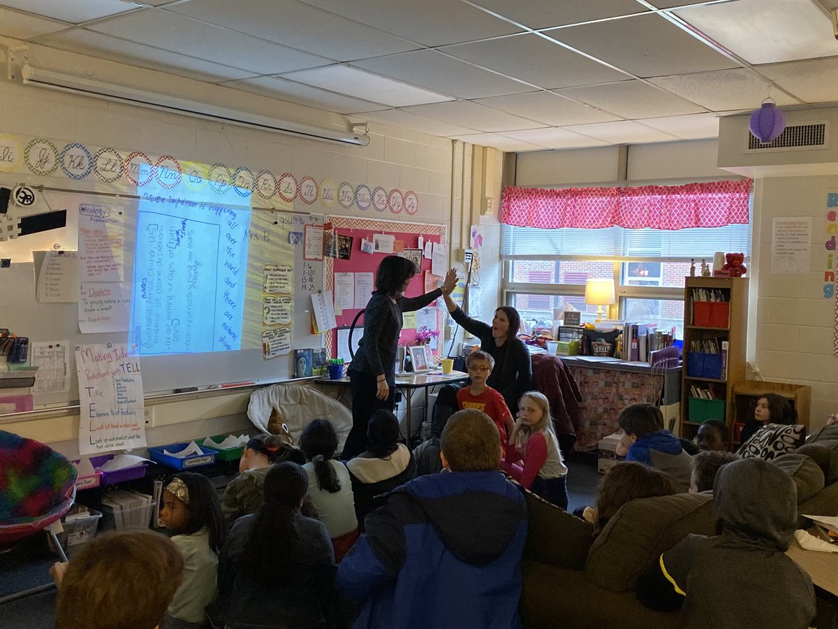 Ms. Ferguson co-teaches with Sunday Cummins. Such an awesome coaching experience! ⁦@LWPawPride⁩