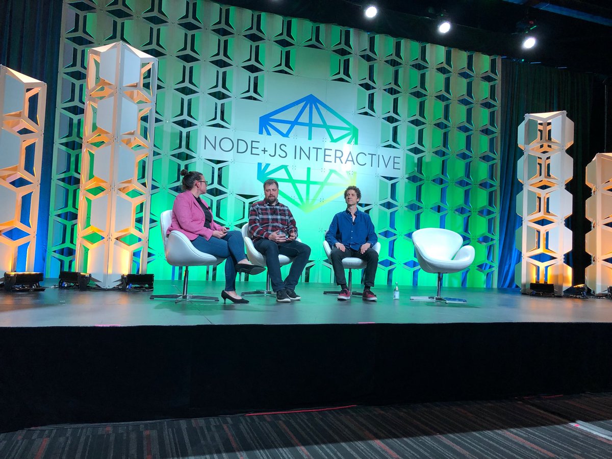 tobie's tweet image. .@electronjs and @amphtml on stage at #NodeJSInteractive discussing their application and onboarding process to @openjsf.