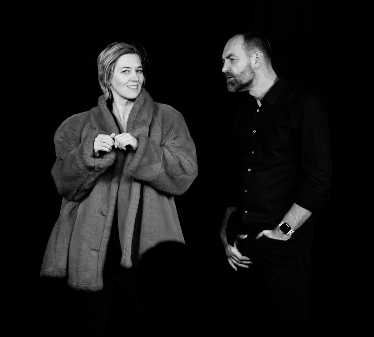 Ratibortheater's tweet photo. #GurkeOderBanane @DieGorillas #Donnerstag #Zusatzshow #Weihnachtsfeier #Berlin #Kreuzberg #Stimmung #Improvisation #VibratorZuWeihnachten #ForelleUndSäbelzahntigerTreffenSichImDschungel #HastDuNochEinPaarTicTac #PolizistenFreundAufDerHomeParty #HabtIhrLongpaper #WirWissenVonNix https://t.co/6ivzQKrhQJ