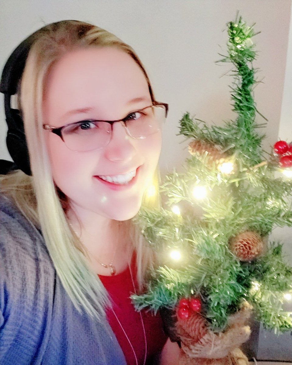 crafthappyspace's tweet photo. Spending today writing for the blog but I couldn't write from my Christmas filled home today so I brought #Christmas with me!
#bloggingonthego #christmasdecor #christmasmusic #blogger #craftblog #creativity #crafthappy #creativitywillflow #inspiration https://t.co/dYo3hsSEBj