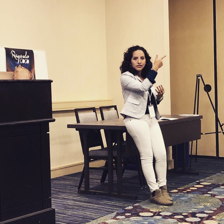 pilareguez's tweet photo. Llevando el buen mensaje de #RaspandoCoco a quienes mΓ‘s lo necesitan | Spreading the good message of Raspando coco to those who really need it #foodways #communityfoodsystems #communityfoodsystemsconference #cfsc2019 #coconut #documentary #film #food #savanna #latinafilmmaker https://t.co/1O640F1Ilt