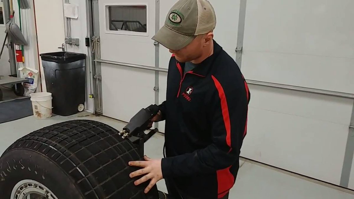 More traction.  Grove your tires faster and easier with the #VanAlstine V100 #TireGroover.  Learn more at rhrswag.com/product/van-al… #tiretraction #dryslick #tackytrack