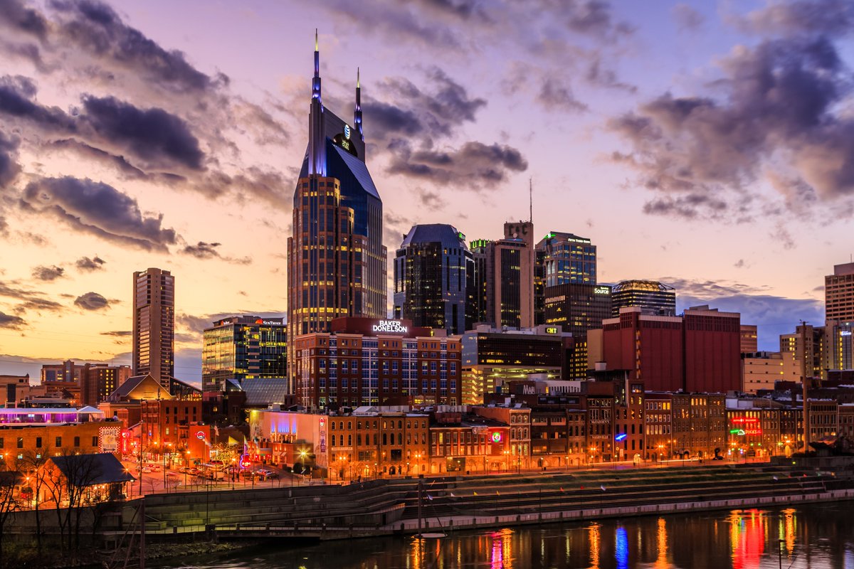 OMAairport's tweet photo. Love Nashville? Then you'll love this! @SouthwestAir will fly nonstop to @Fly_Nashville DAILY next summer!!✈️🪕

Flights begin June 7, 2020. Book now ➡️ https://t.co/WCXouDQzk2 https://t.co/p9KWO6gk5O