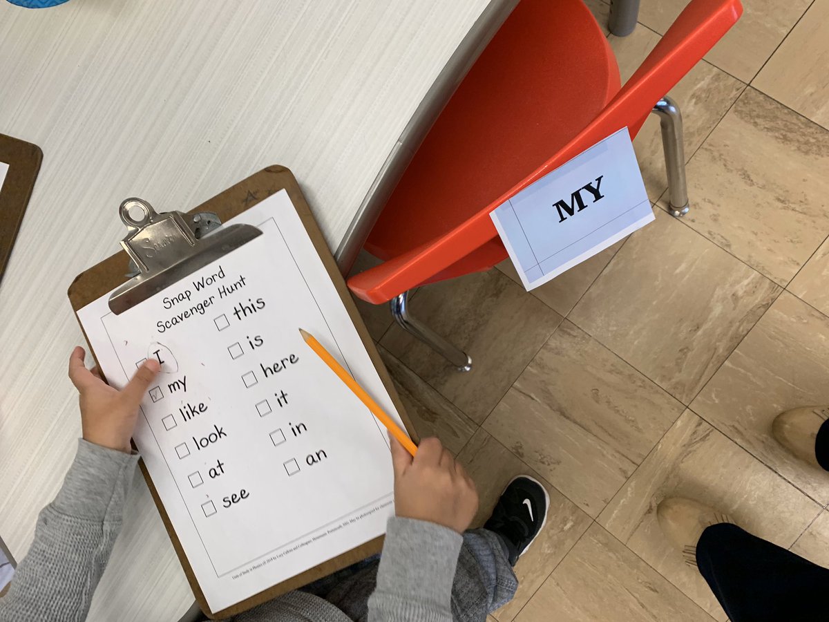 SoleidyE's tweet photo. What a fun time finding our hidden snap words around our classroom. #TCPhonics #MsEstevezWOS https://t.co/zzUa09L1vn