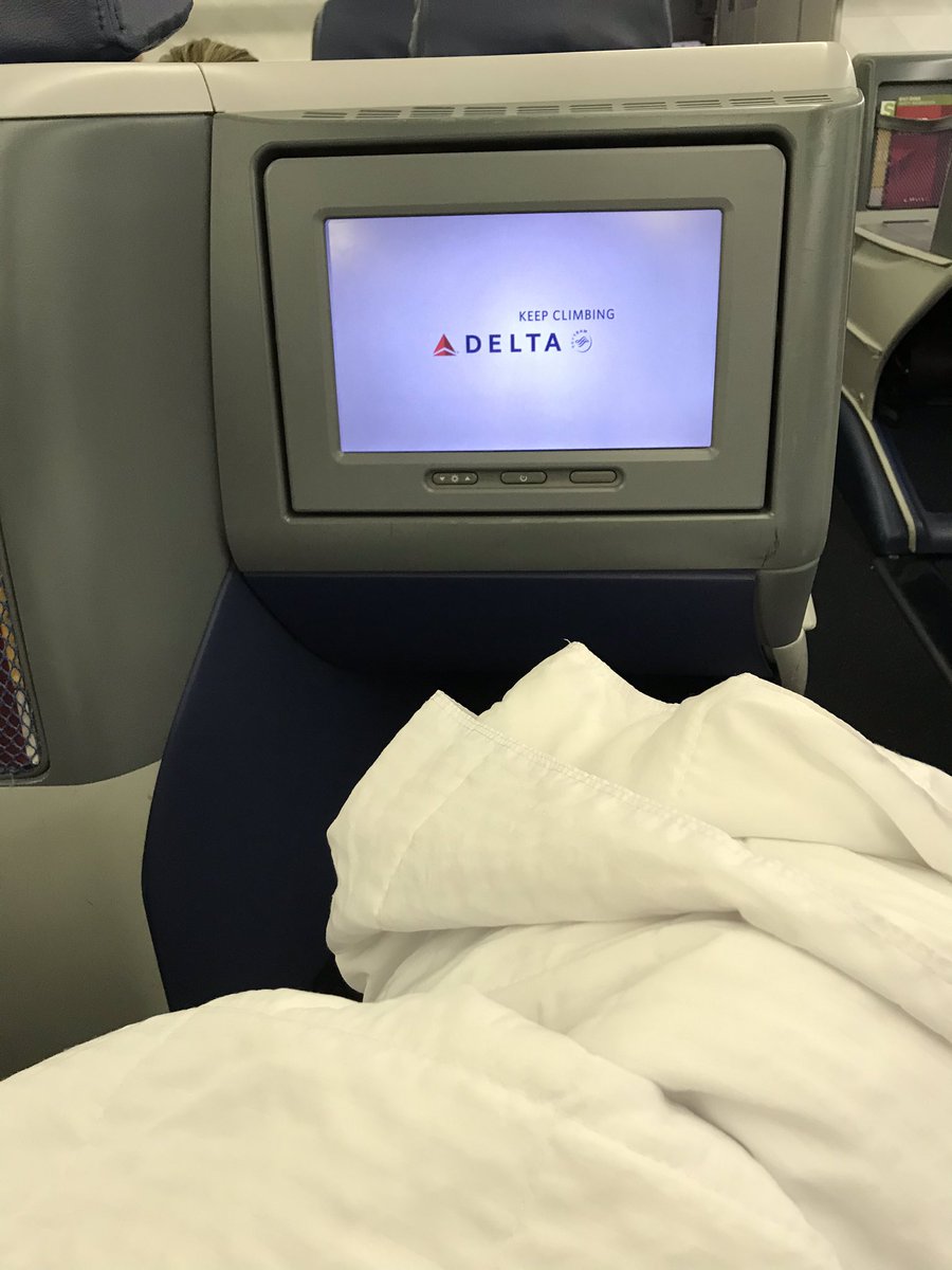 aberr's tweet photo. I won the upgrade lottery! #DeltaOne #NextFlightOut https://t.co/5aEvUs0ot5