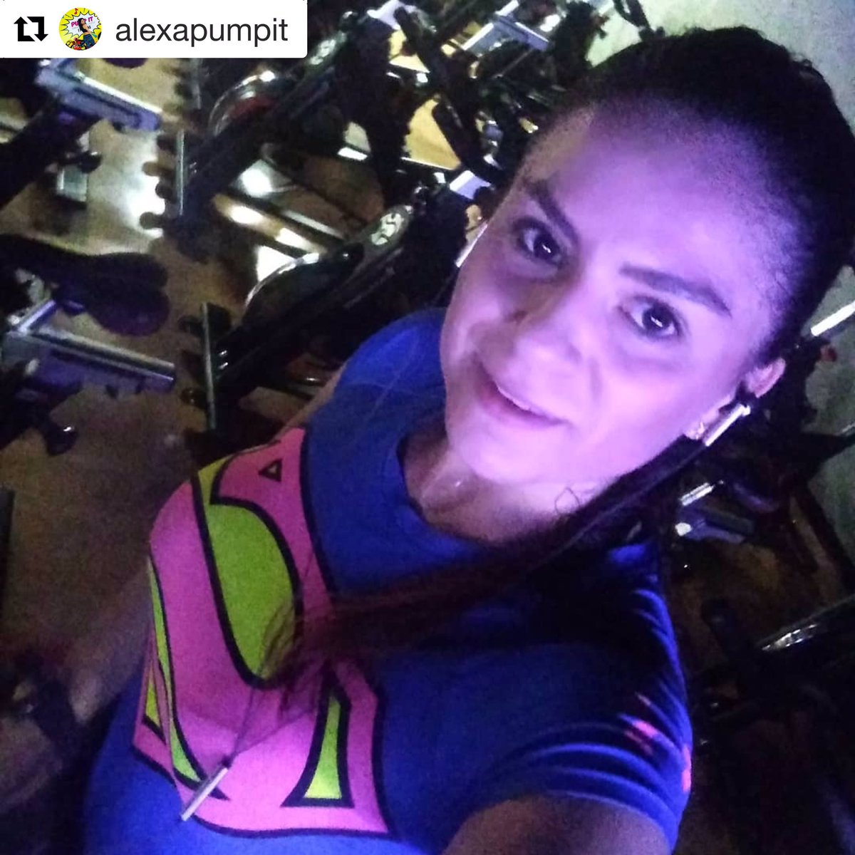 Historias que nos encantan ♥️💪🏼 #Repost #alexapumpit

1:00 de bicicleta, por mi recuperación de rodilla sentadita, gracias a <a href="/met_clinica/">Centro Médico Deportivo MET</a> <a href="/medicoulloa/">carlos ulloa</a> por sus indicaciones y acompañmiento en #terapias que han sido maravillosas para mi #rodilla.
