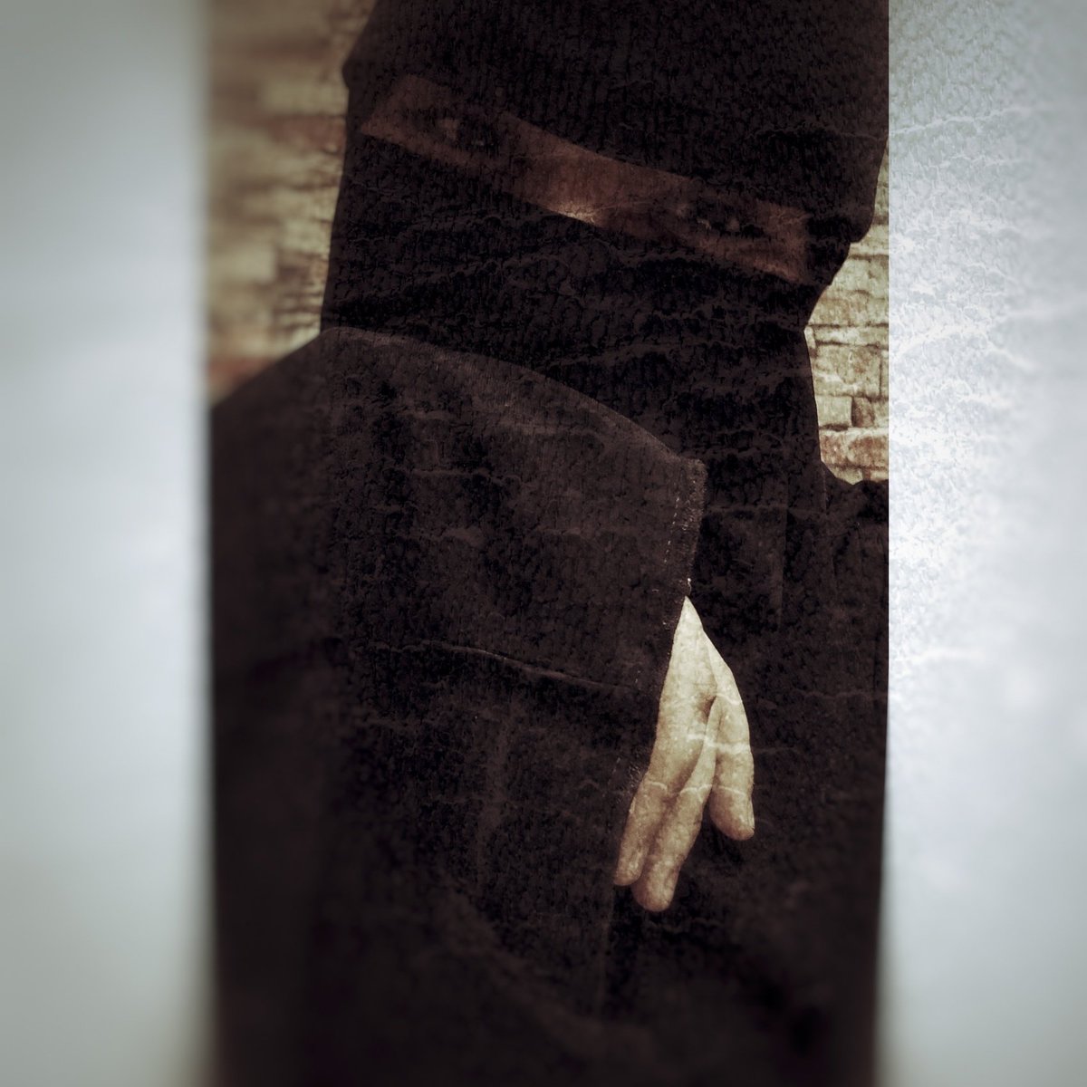 "ولا تحسَبَنّ الفراق هَيِّناً 💔
فلو كان هيِّنًا
ما سُمّي عامُ فِراق النَّبي  ﷺ  لِخَديجة 
بعَامِ الحُزْن"