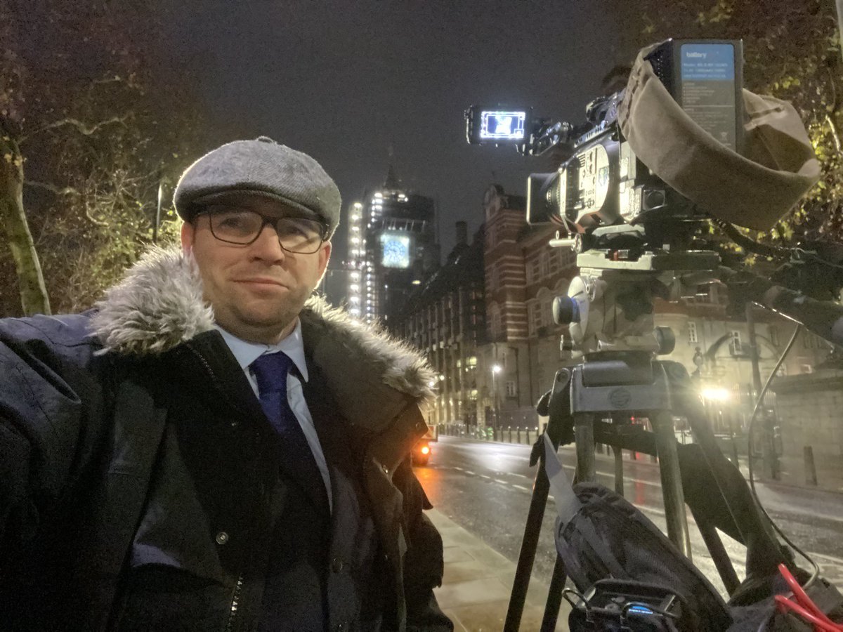 tony_day's tweet image. My mission tonight was to get the live clock face shot of the Elizabeth tower hitting 10pm for the closing of the polls shot for @itvnews #onetakewonder
