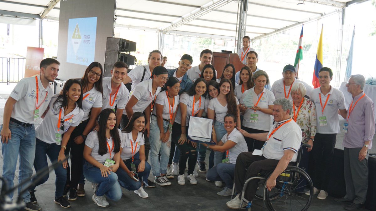 Cementos_Argos's tweet photo. @USBCali @lauao @tuhouseproject @tuhouseproject obtuvo el primer puesto en la categoría de arquitectura y el segundo puesto en sostenibilidad 👏. Nos llena de orgullo hacer parte de estas grandes obras que transformarán el futuro de la arquitectura 👷‍♂️👷‍♀️ 

¡Estamos comprometidos con la construcción de sueños! https://t.co/hsO729UnEe