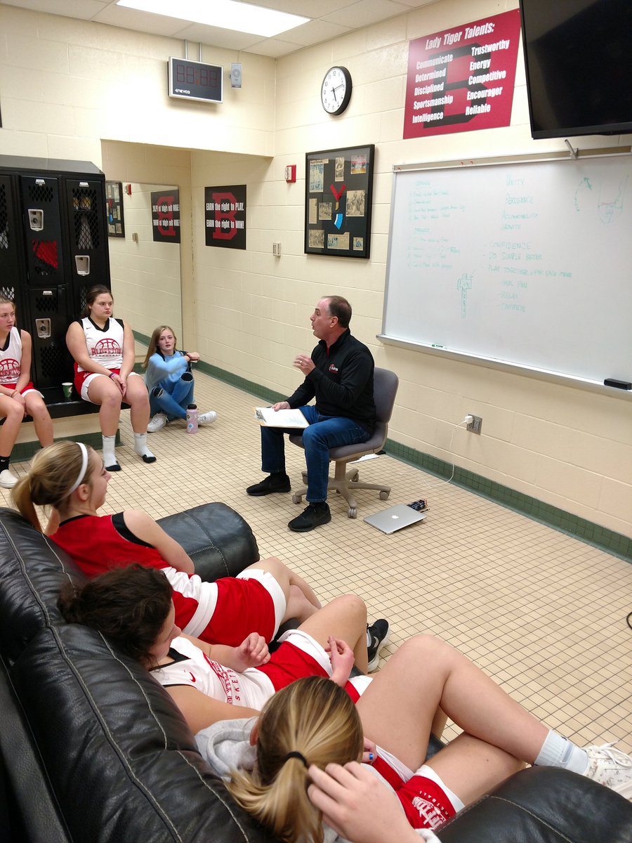 KG4Hoops's tweet photo. Thankful for @BHS__Principal and his great talk with our team tonight after practice! Great lessons on overcoming adversity and tough situations! We appreciate his wisdom and sharing with our team!
#attitudeandeffort #respondtoadversity #pursueexcellence https://t.co/JbUHFh1GLS