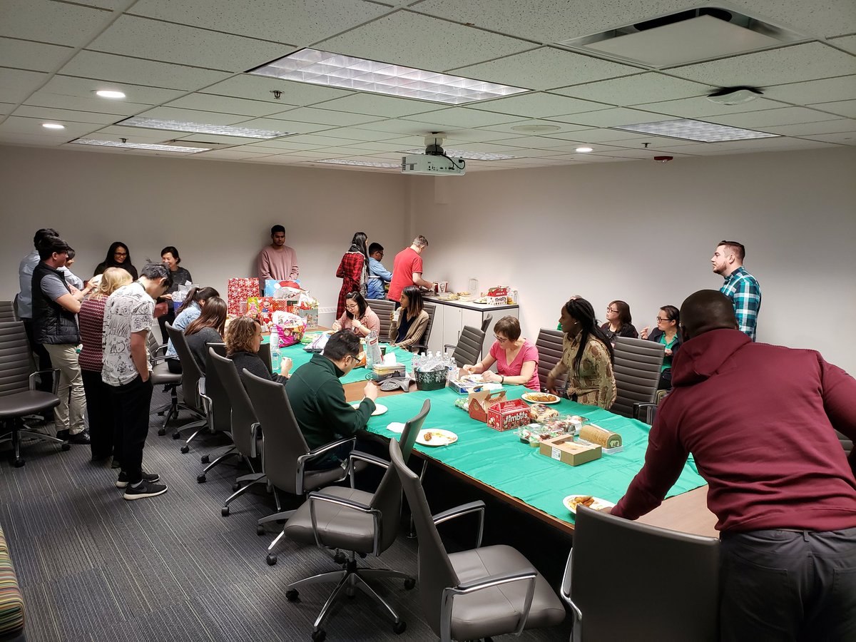 HoangNorma's tweet photo. TD Commercial fily having some Christmas fun!! 🎄🎄🎁
@scottcorbett_td @JordanMurphyTD https://t.co/ZCenaUcHx8