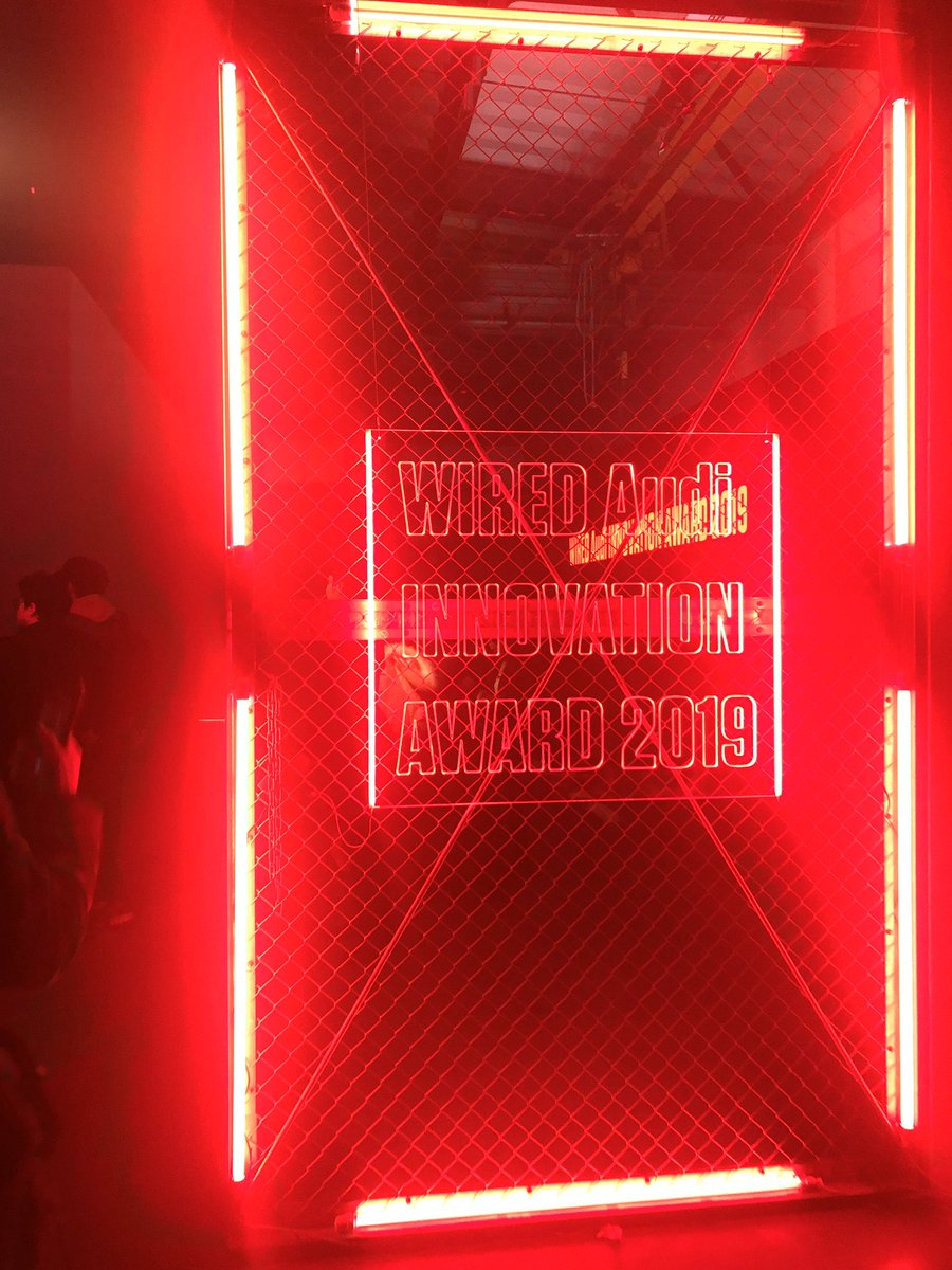 Mino3Megu3's tweet photo. #wiredaudi のイノベーター授賞式へ
イノベーターって
一言で言うけど、
日々の小さな積み重ねでしか、
そこにはいけないと言う話が面白かった
#wired #audi https://t.co/8uqAihRLMN