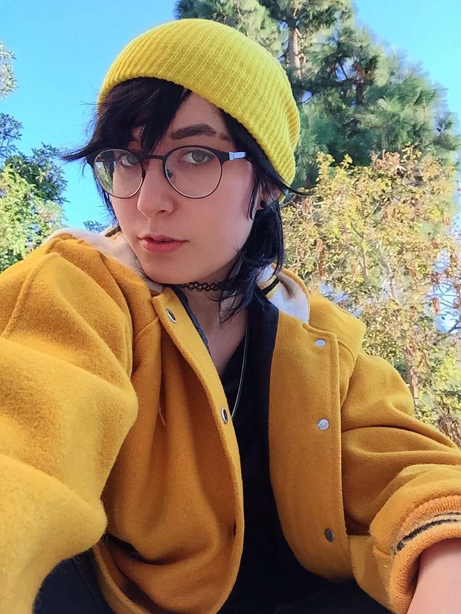 🍋💫🌼☀️

Probably the most color I’ve worn in a long time 😂

#outofcosplay #yellow #beanieseason