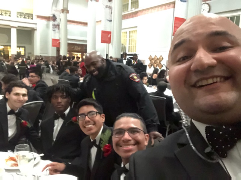 CarlosCLarios1's tweet photo. #ROSESATMBall @HISD_ATMP mentor Officer Morgan was in attendance to support the agents of @WaltripRam @HISD_ROSES winter ball @HISDSupe @krollins41 @rct305 @HoustonISD @TeamHISD @ScarborHS. Thank you Waltrip HS and officer Morgan for supporting our event & the students https://t.co/2bUlYkhVJn