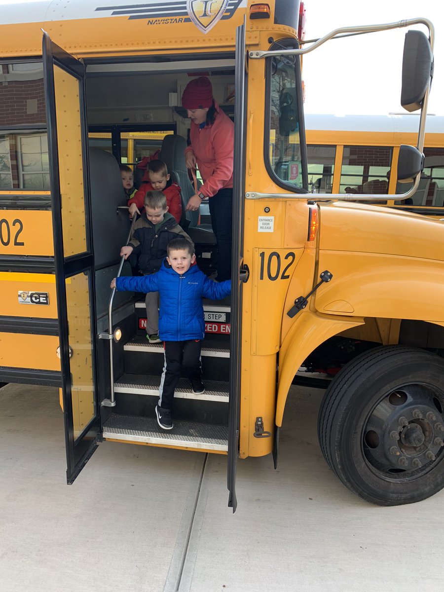 kbcrites's tweet image. We had two Cub Academy classes visit @Franklin_CommHS today! It was a successful collaboration with the FCHS Child Development Class. #FirstBusRide #FCSPreKRocks #FunLearningActivities @myfcs