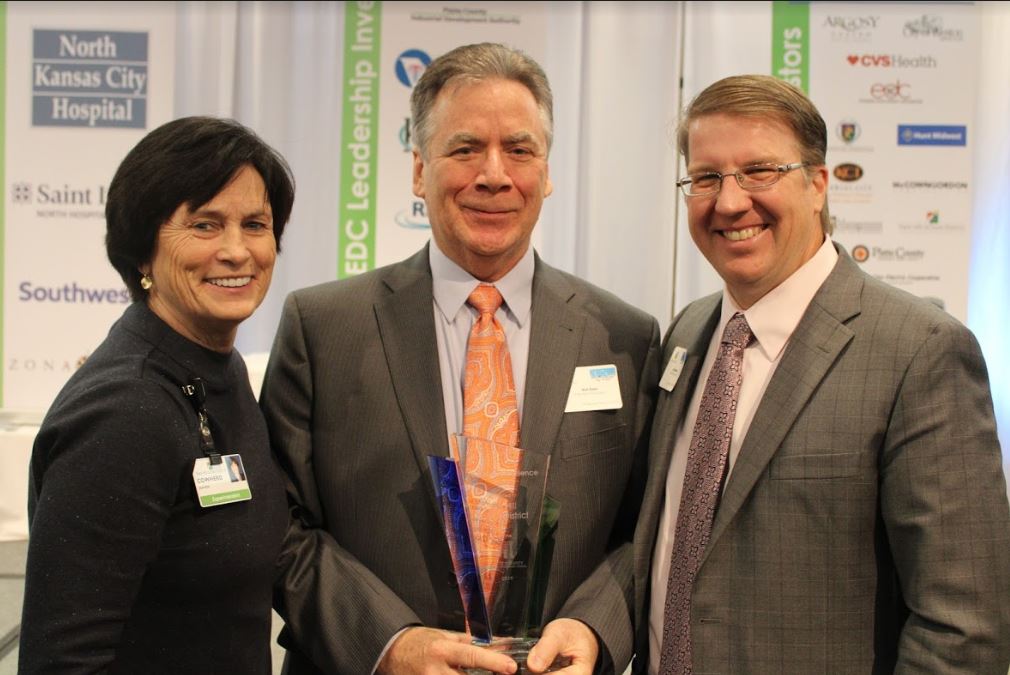 ParkHillSchools's tweet image. After successfully managing our enrollment growth, we received the 2019 Business Excellence Award from @PlatteEDC! #ParkHillProud parkhill.k12.mo.us/cms/One.aspx?p…