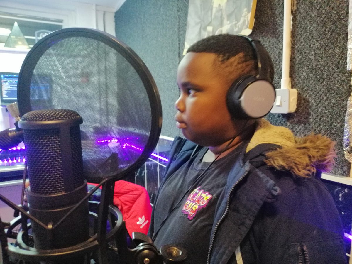 redeyefeenix's tweet photo. To have brother blessing back today has been the best gift #hiphop could give us @bus_hull the crew was on 🔥🔥🔥 tonight reinstalled my #beliefs in what we do #beatsbusrecords in #2020Vision we coming hard #trust #hull so so proud of the young adult blessing has become https://t.co/VzdTRxt96L