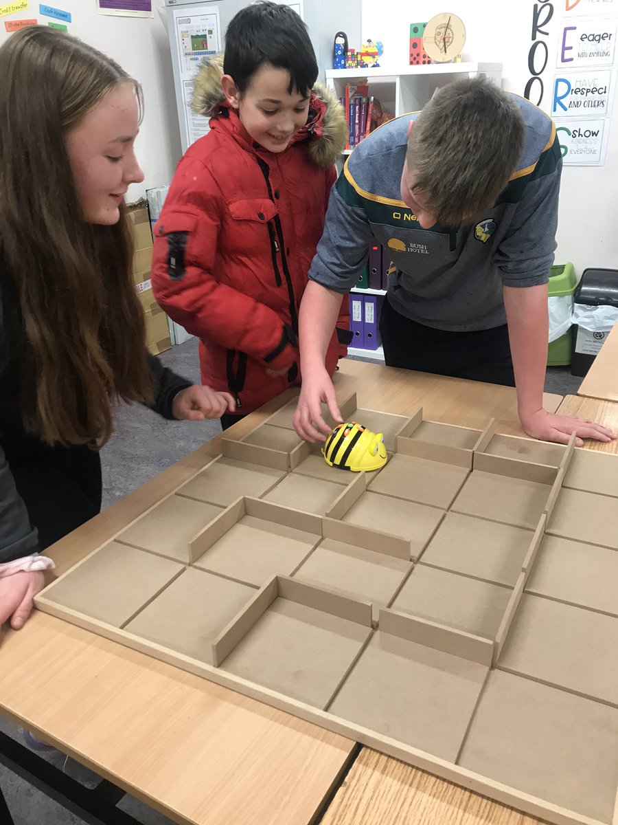 codingstclares1's tweet image. Fantastic evening at our enrolment night @StComprehensive. students taking a tour of the school and getting to see coding in action. Thank you to our mentors and senior prefects and to our TY students for helping with the coding demonstrations  @JctCoding @PDST_TechinEd @accsirl